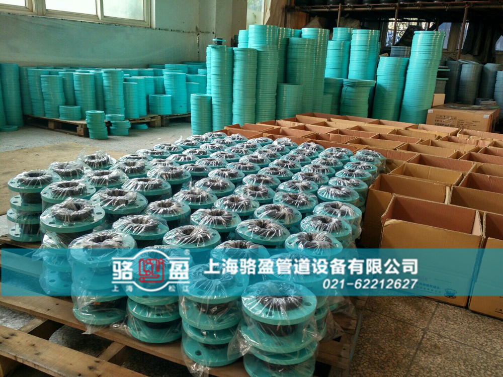 可曲撓橡膠接頭在突然增壓的條件下如何防水爆破現(xiàn)象的出現(xiàn)？